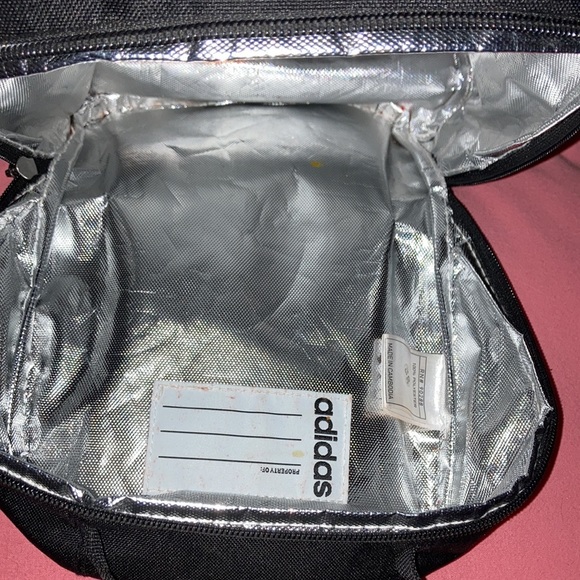 Adidas lunch bag. Insulated to keep cold and hot - Picture 4 of 5
